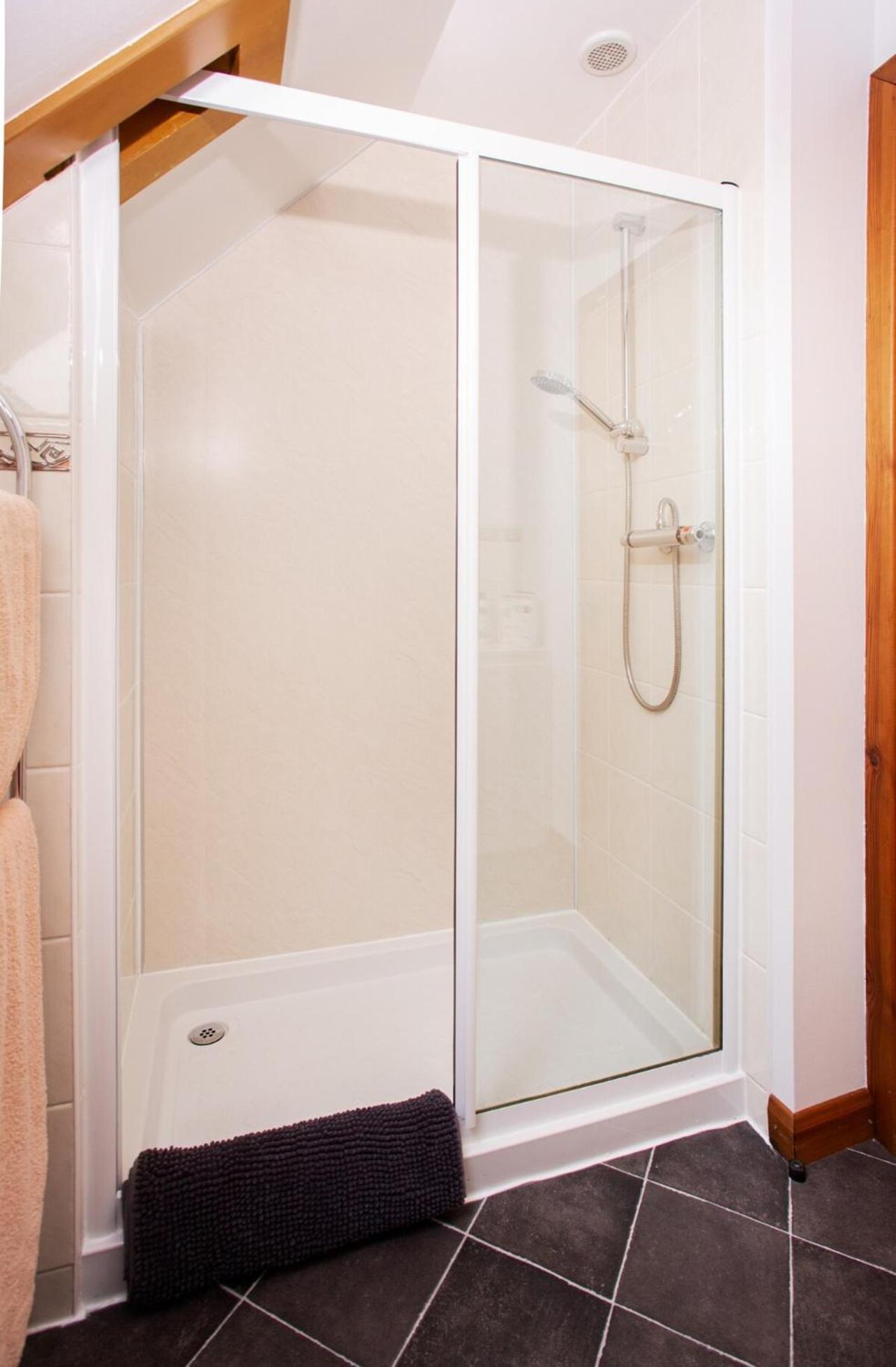 Beechwood Lodge Guesthouse Олнесс Екстер'єр фото